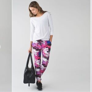 Lululemon abstract legging joggers size 6 pink
